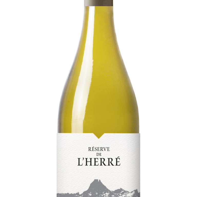 Brillant aux reflets verts, arômes fumés et zestes vifs, fraîcheur minérale, parfait avec mer et terroir.